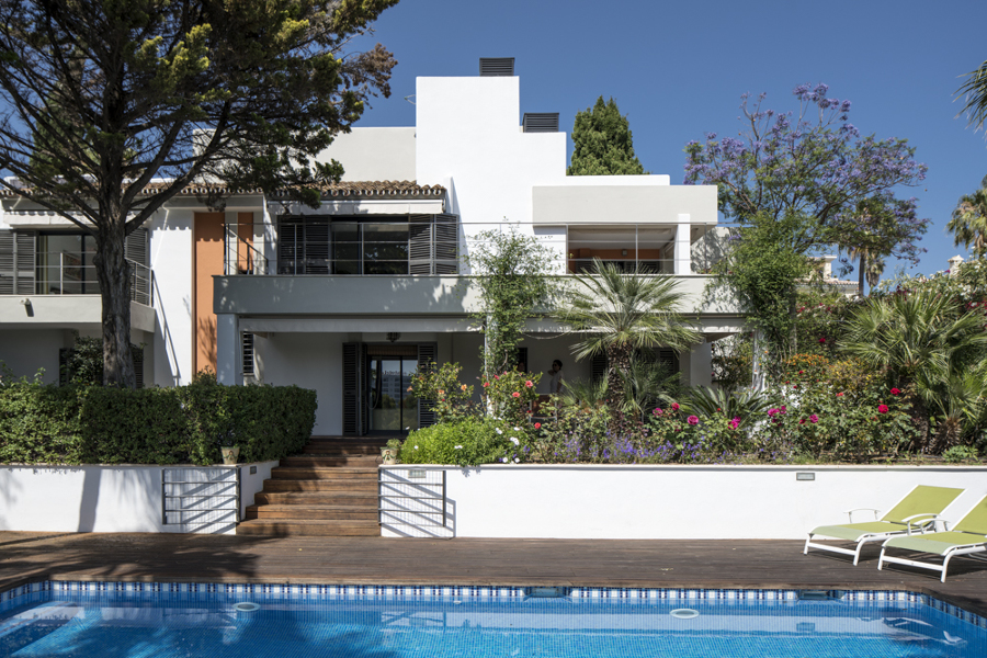 VIVIENDA UNIFAMILIAR