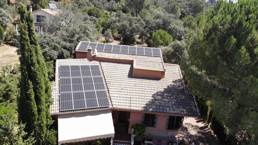 Instalación Solar Fotovoltaica de autoconsumo para vivienda