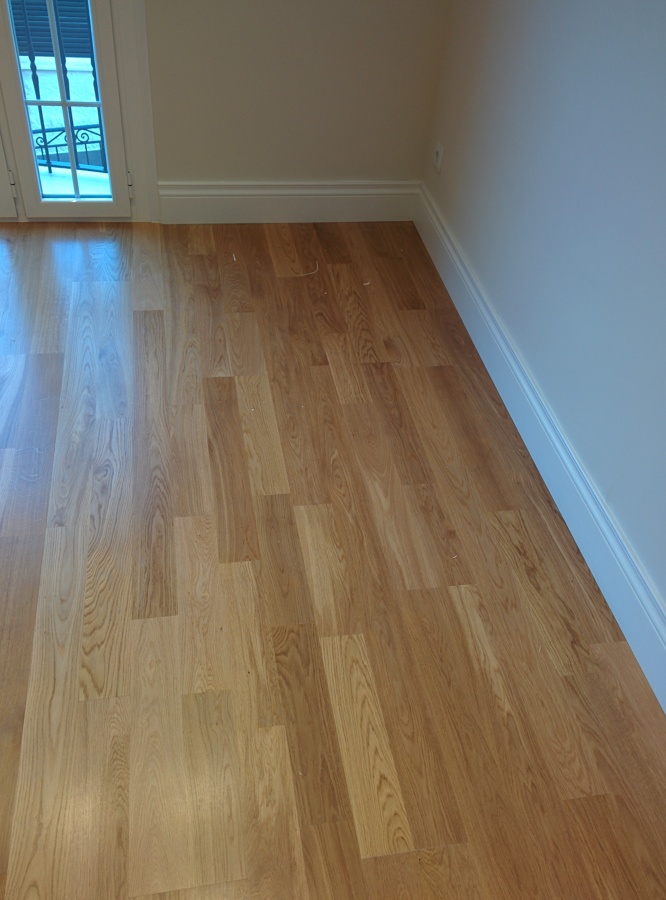 TARIMA FLOTANTE DE MADERA NATURAL ROBLE 2 LAMAS - KÄHRS