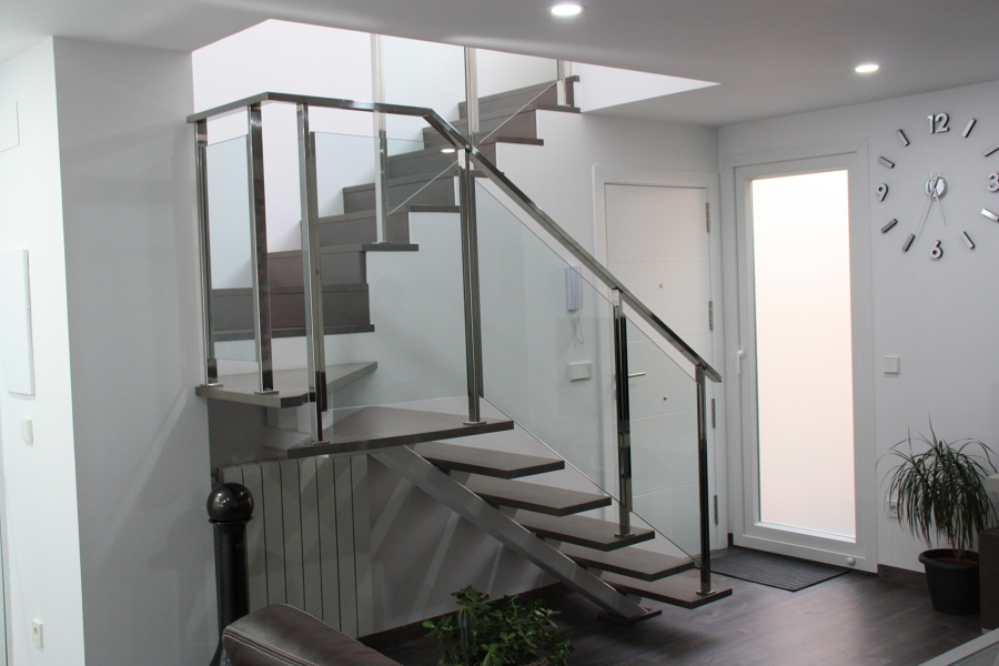 Escalera combinada acero y cristal