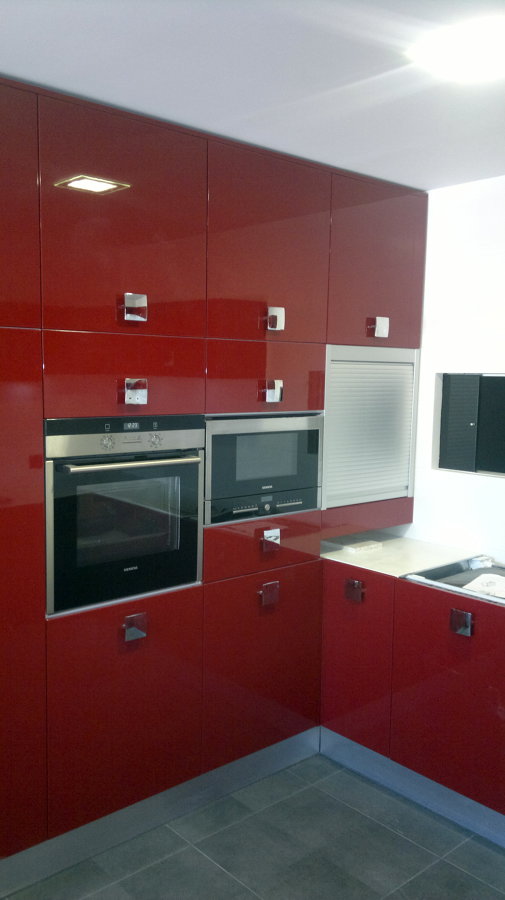 Lacado alto brillo rojo