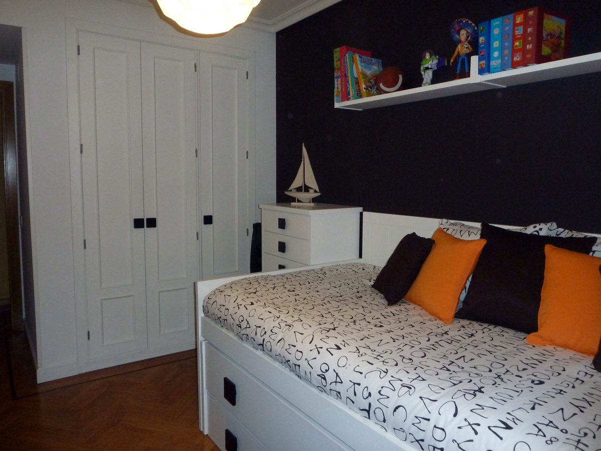 Lacado de Frente de Armario empotrado en el mismo tono que la habitacion