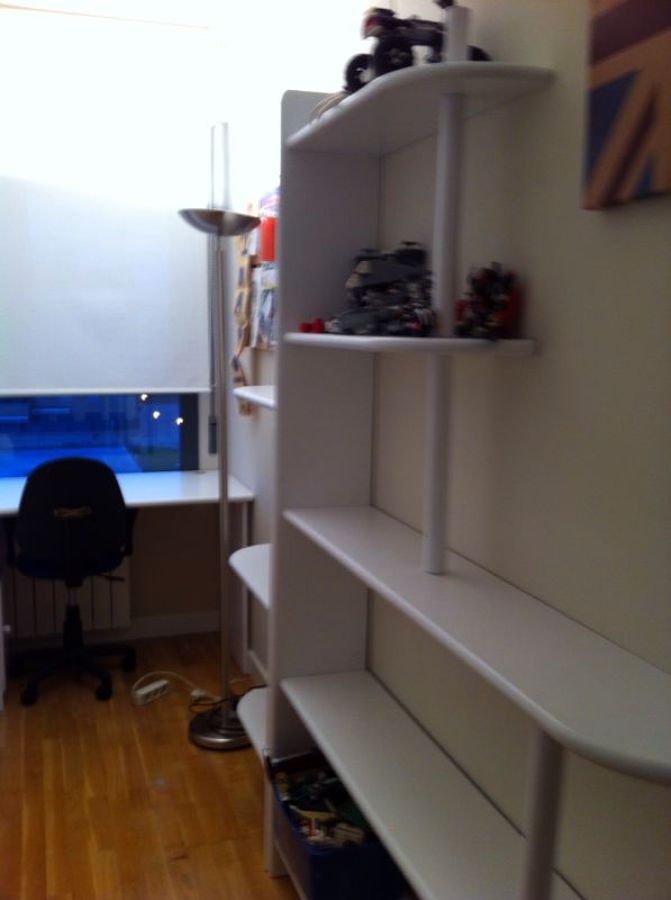 Lacado dormitorio y colocación papel pintado