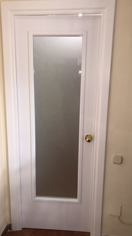 Lacado y puesta de cristal