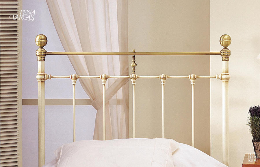 Cabecero de forja Peña Vargas