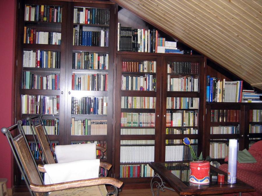 Librería cerrada en ángulo