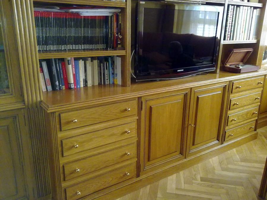 Librería de roble. Estilo clásico.