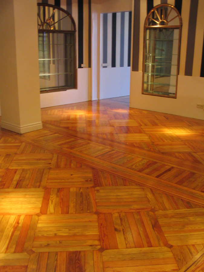 Lijado y barnizado acabado barniz al agua