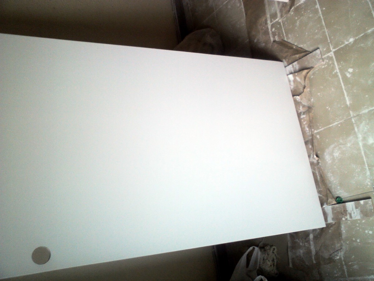 Lijar y pintar puertas.