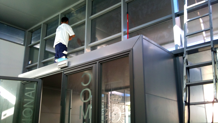 LIMPIEZA DE CRISTALES