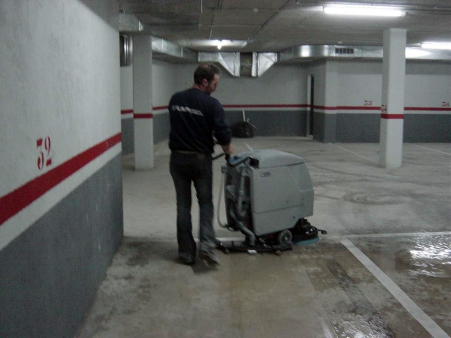 LIMPIEZA DE PARKING