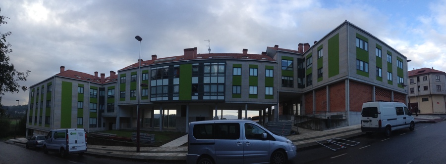 Limpieza, sellado de cantería, hidrofugado y pintado de fachadas en edificio de viviendas