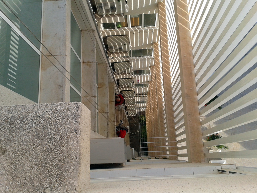 LIMPIEZA Y SELLADO DE CRISTALERAS