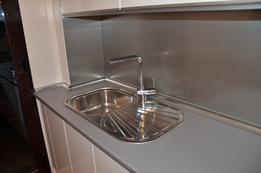 LIQUIDACION EXPOSICION  MUEBLES DE COCINA + ELECTRODOMESTICOS 1900€