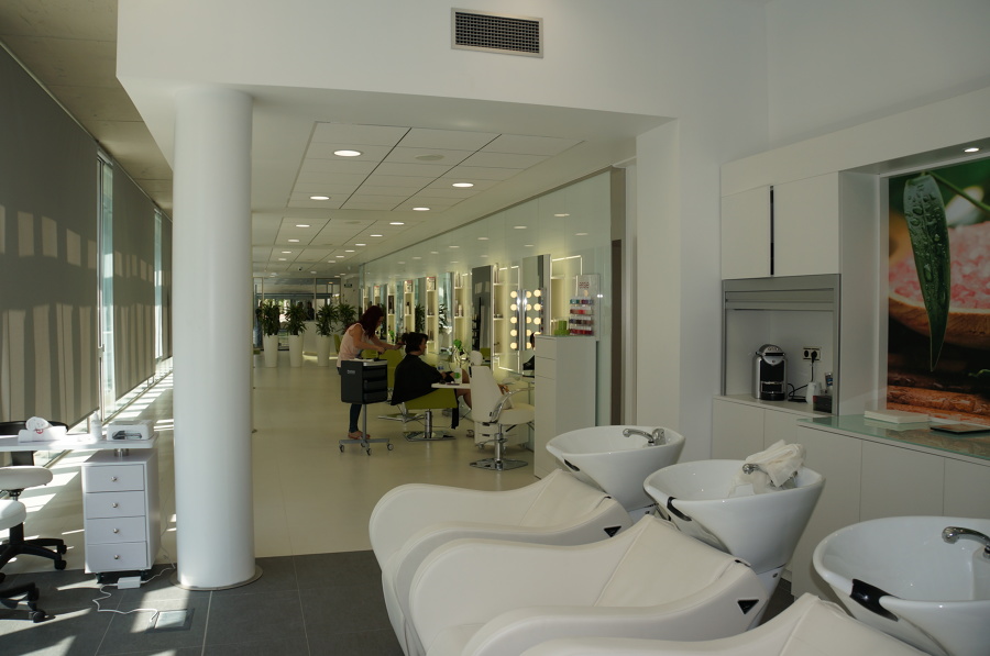 LOCALS COMERCIALS COMPLEX ESPORTIU TORRE ROJA 