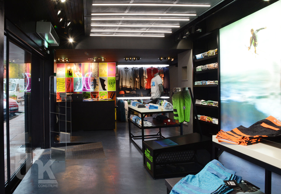 THK Construcciones - Tienda Hurley, Hossegor Francia