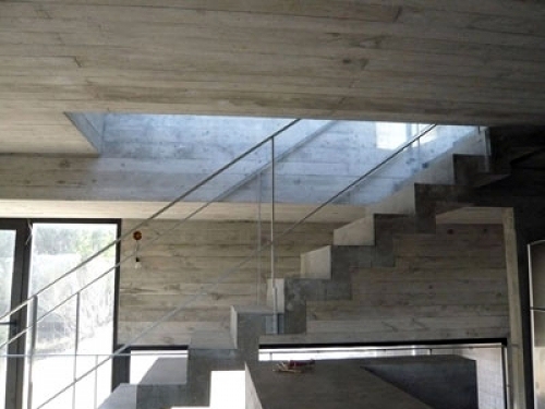 Loft con escalera a segunda planta