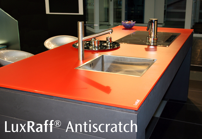 LuxRaff Antiscratch, Vidrio ultra-resistente a rayadas.