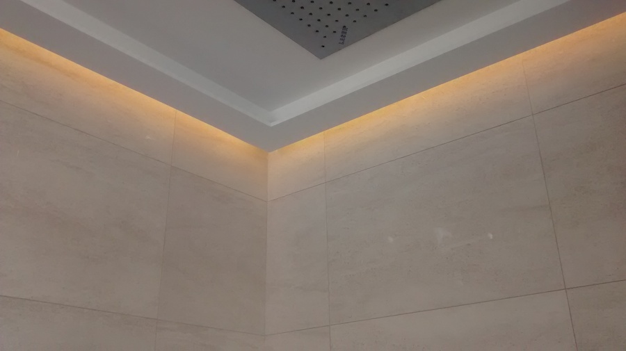 Luz indirecta led bajo falso techo