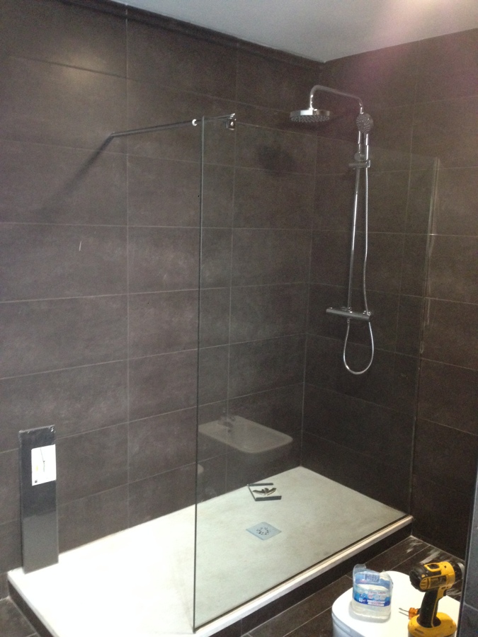 MAMPARA DE BAÑO (ESPLUGES DE LLOBREGAT)