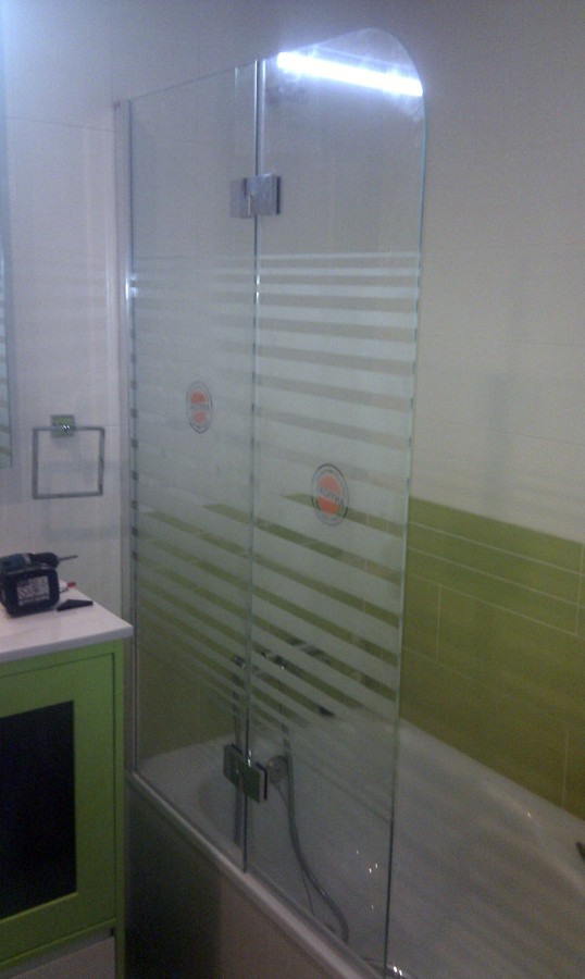 Mampara de baño sin perfileria