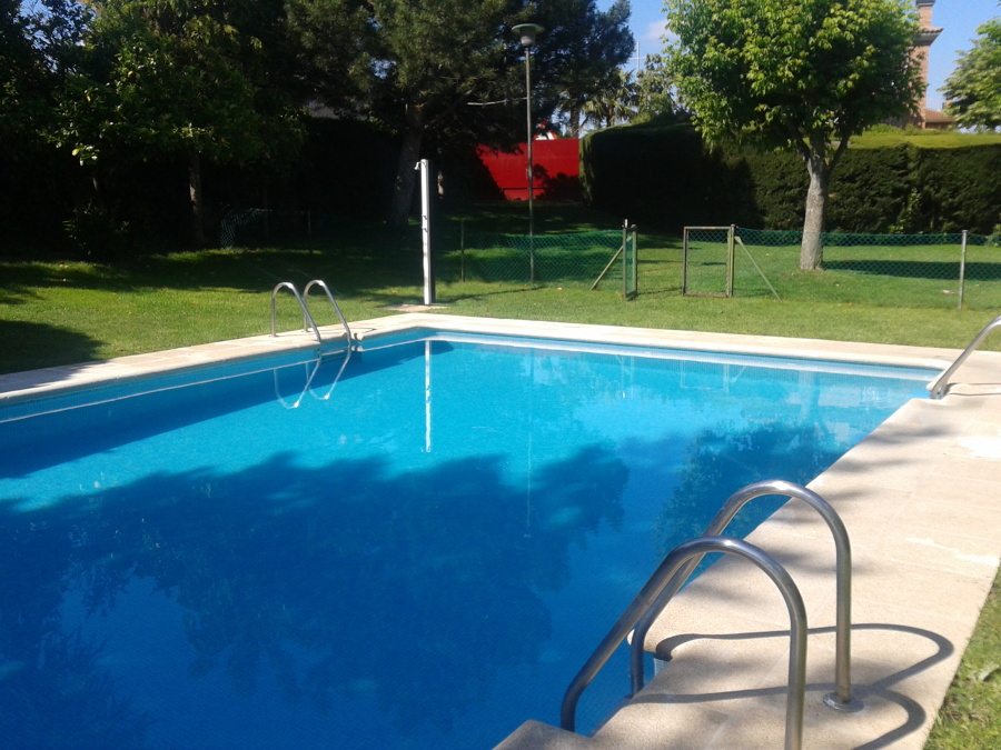 MANTENIMIENTO DE PISCINA DE COMUNIDAD