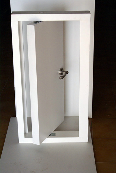 maqueta puerta pivotante