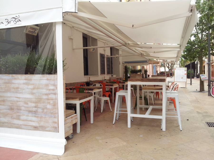 Marquesina con toldos