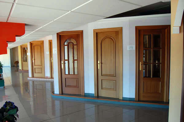 mas de 50 puertas expuestas