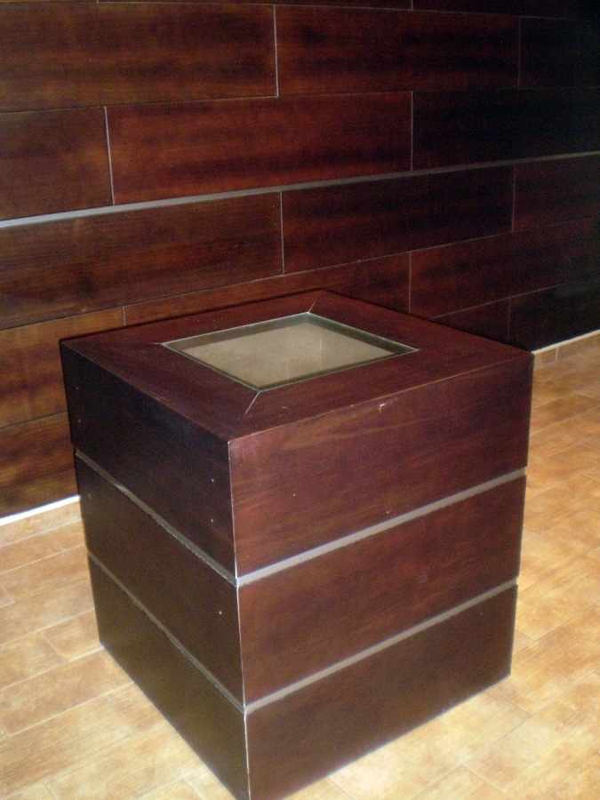 mesa auxiliar den diseño