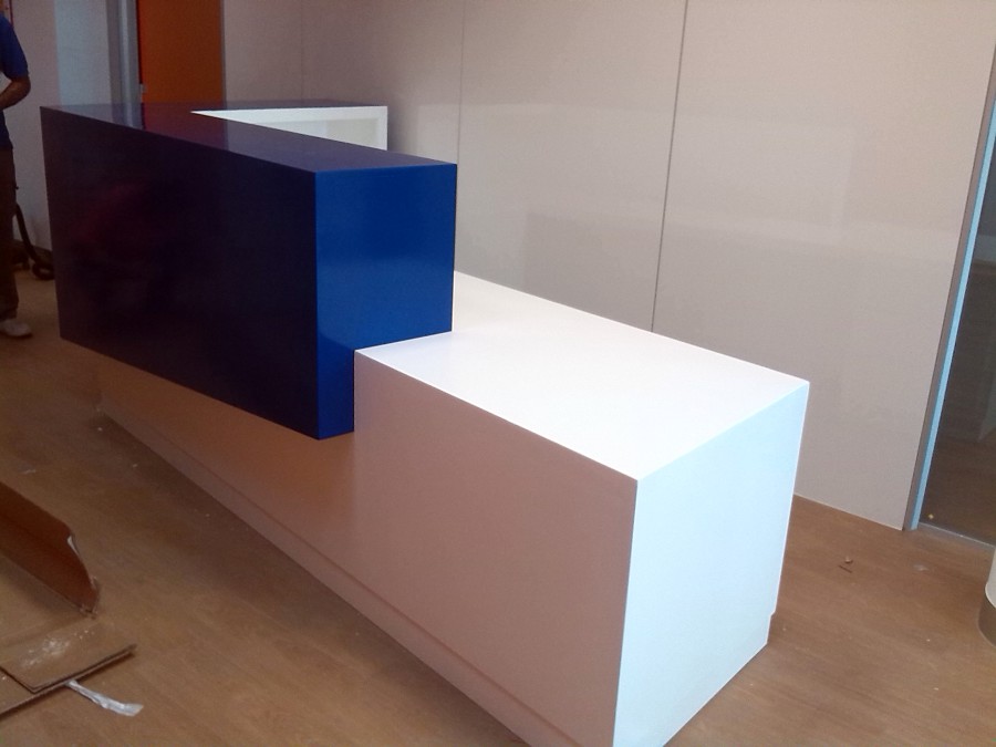 mesa lacada recepcion