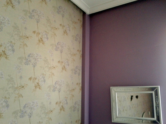 mezcla de violeta con papel