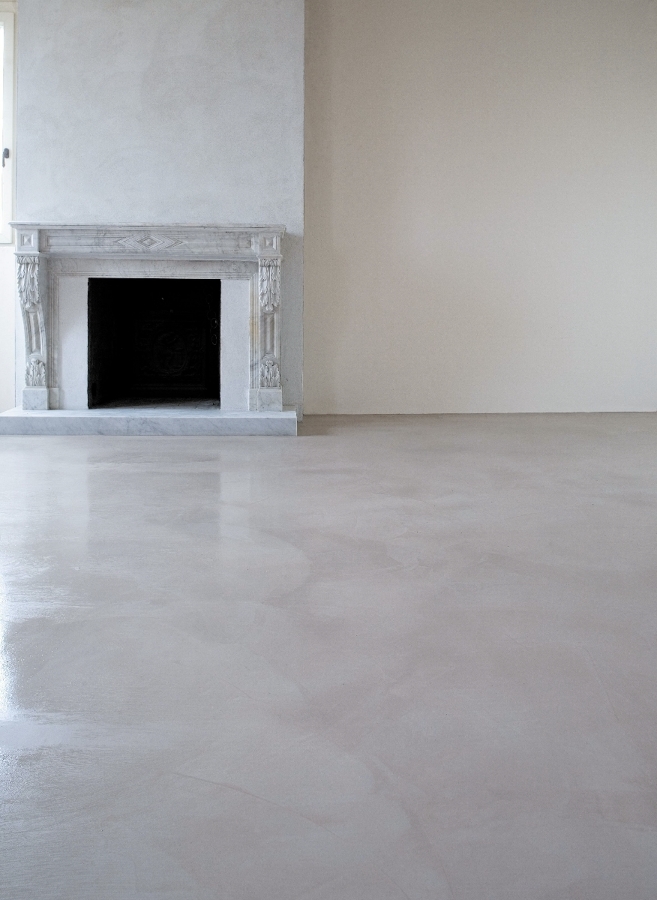 Microcemento en suelo interior