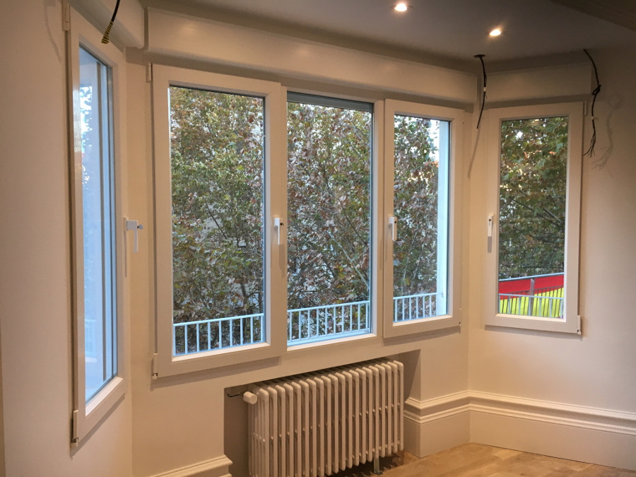 Cerramiento en U. Dos Laterales y Frente en PVC con Persiana