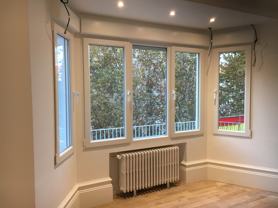 Cerramiento de Dos Laterales y Frente en PVC con Persiana