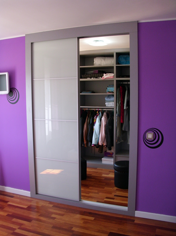 mismo frente de armario separado