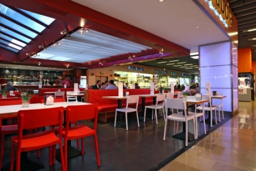 Mobiliario de hosteleria: Silla Lisboa y Mesa Net