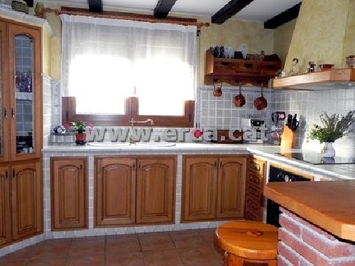 mobiliario y techo de cocina