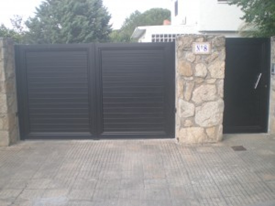 Cancelas automáticas acceso finca