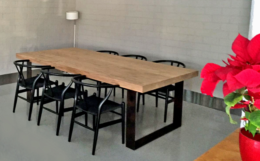Mesas a medida en maderas macizas.