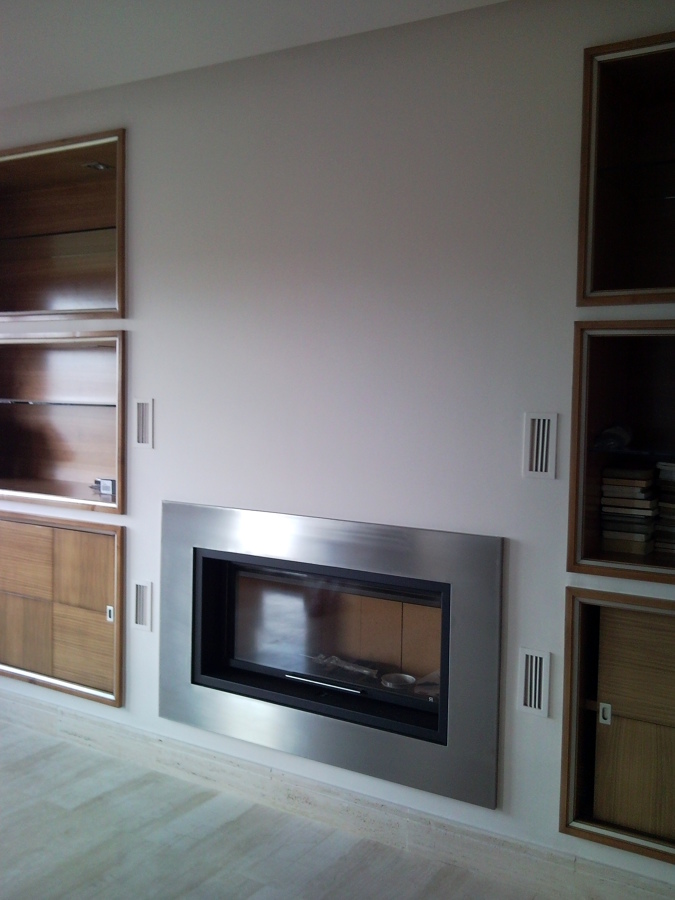 MODULO DE LEÑA CON MARCO DE ACERO INOXIDABLE