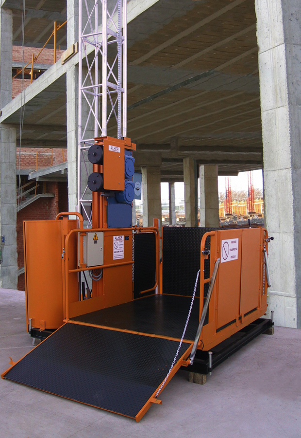 MONTACARGAS DE CREMALLERA