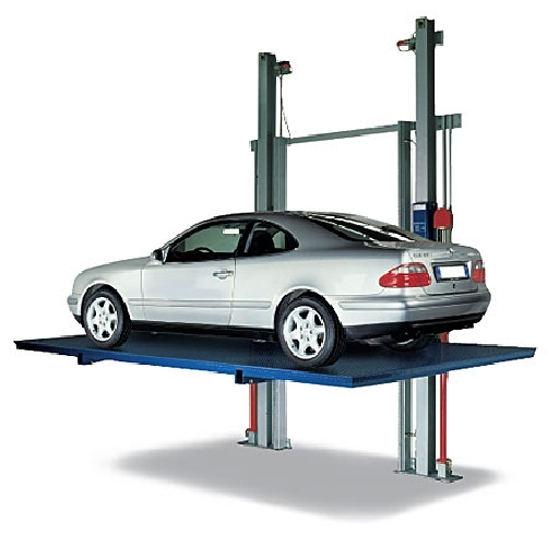 Montacoches con persona