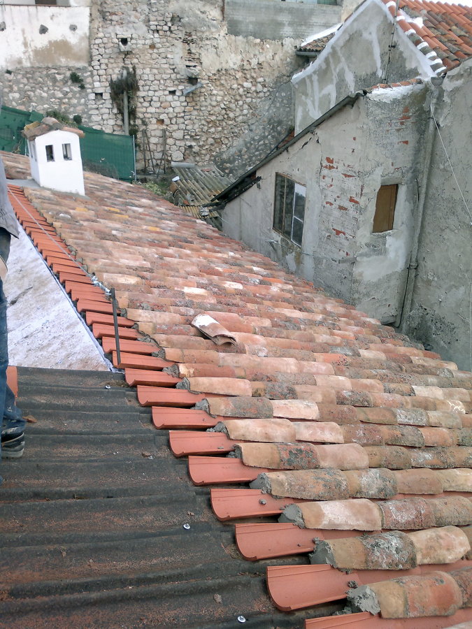 montaje de teja curva en la plaza de chinchon