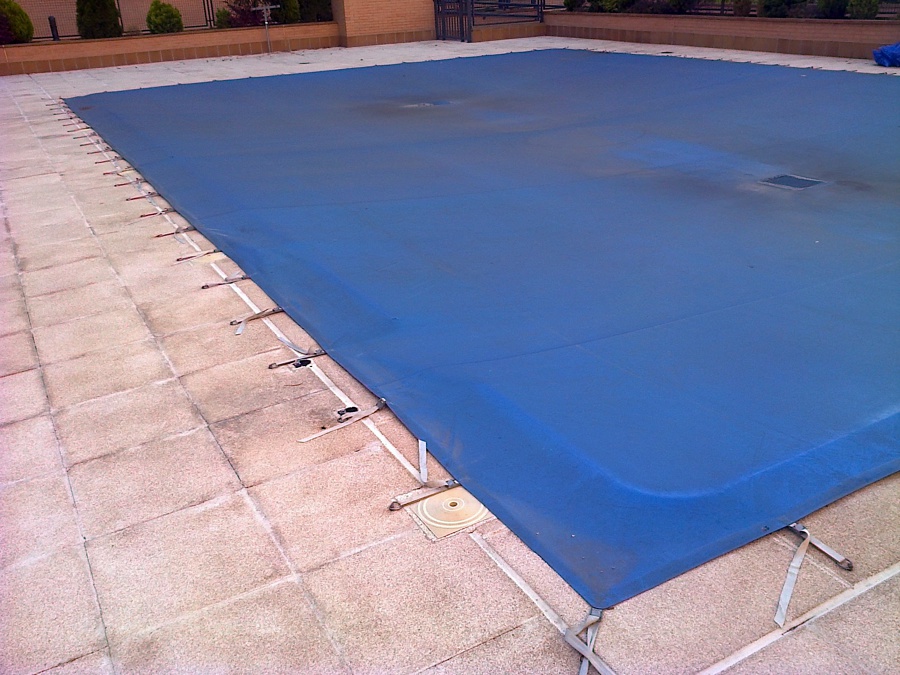 montaje lona piscina comunidad