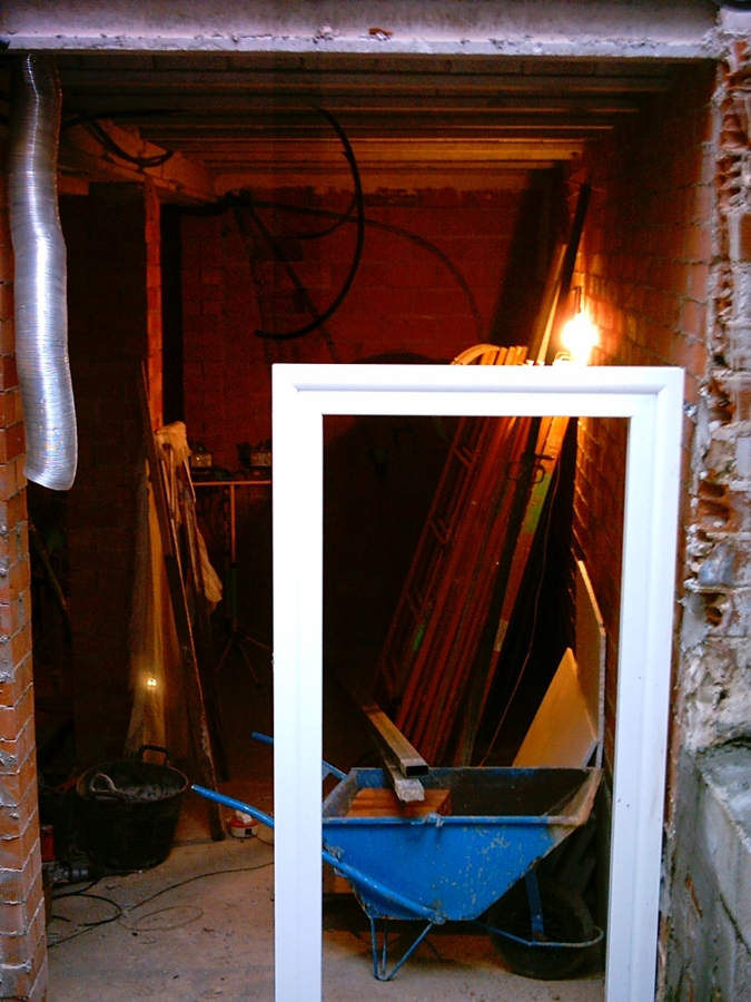 montaje marco puerta de acceso