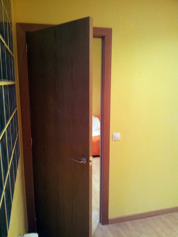 MONTAJE TABIQUE PLADUR, PUERTA Y PINTURA