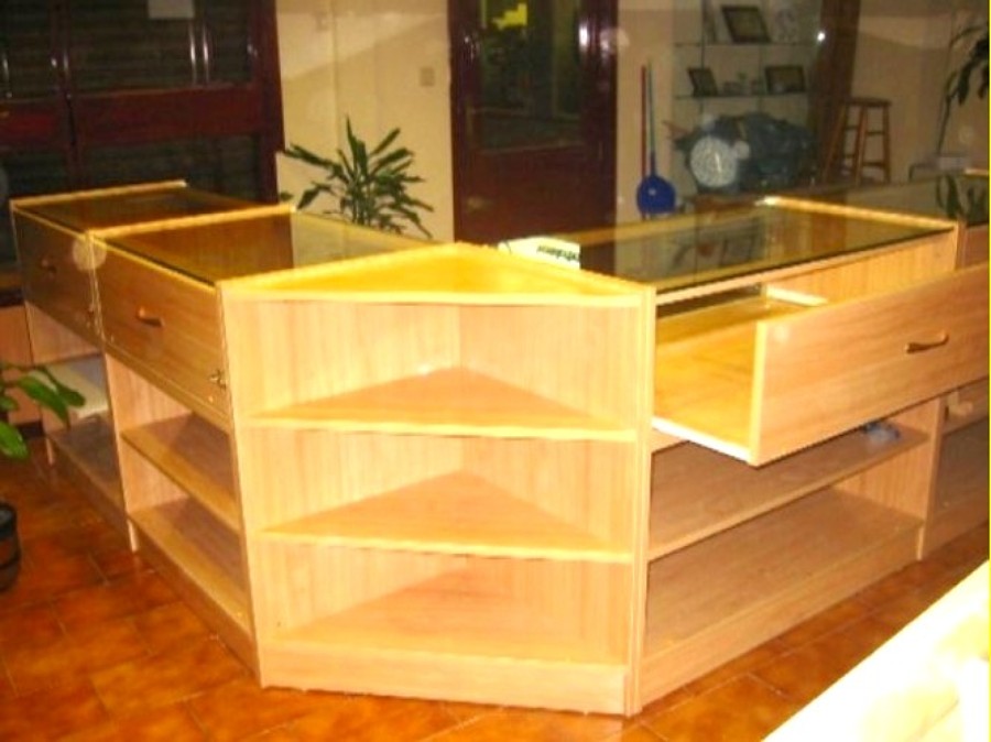 mostradores con cajon estraible, cerradura