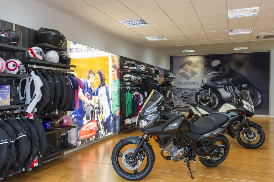 Proyecto mobiliario Motos Marín (Elche-Murcia)