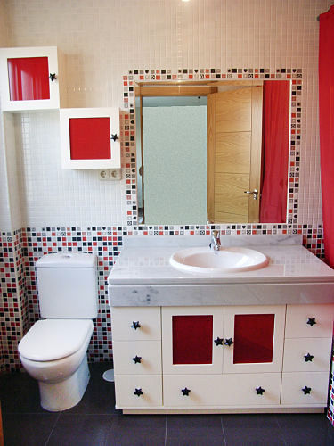 Mueble bajo encimera con auxiliares